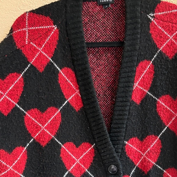 Torrid Black and Red Knit Oversized Cardigan - Picture 4 of 8